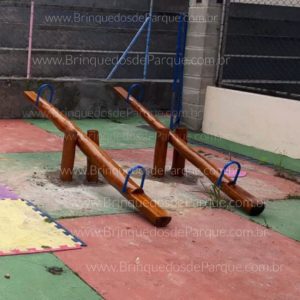 Gangorra dupla de Tronco - Brinquedo de Tronco - Brinquedo de Parquinho - Brinquedos de Parque para Escolas, Condomínios, Praças e Construtoras.