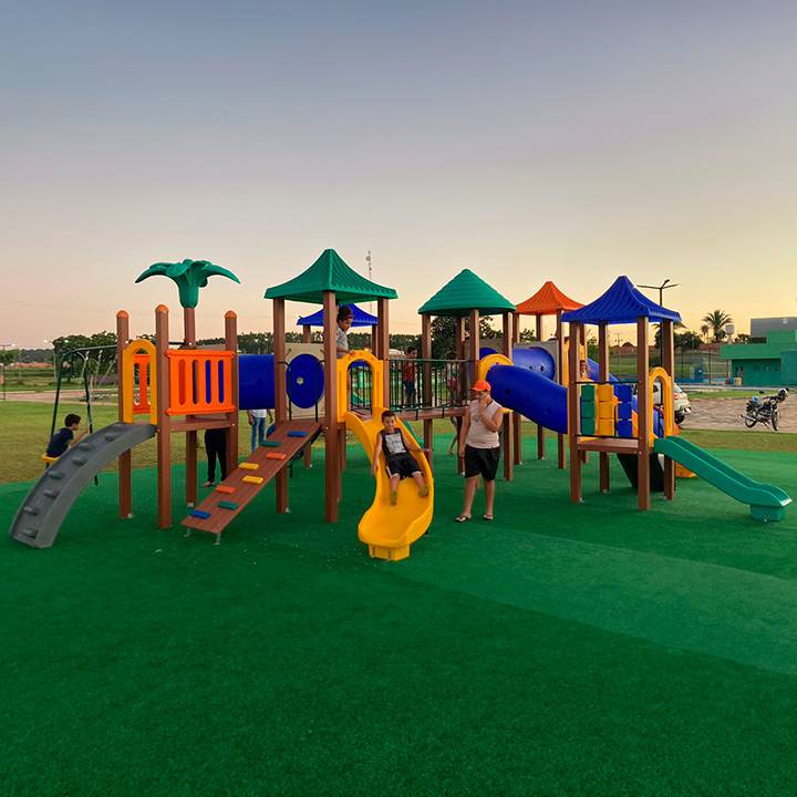 Jogo da velha no parque infantil