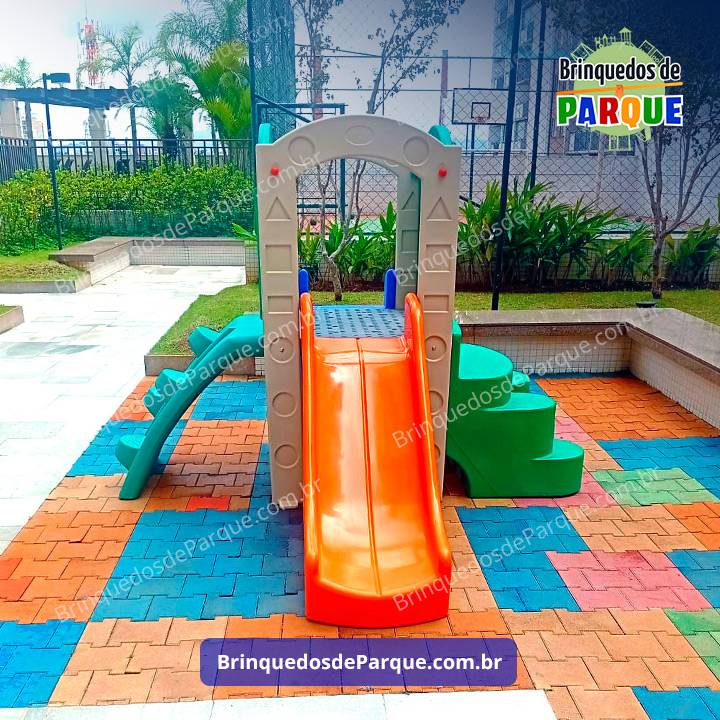 BP KIDS 0102 - Playground de Madeira Plástica - KLP 0102 - Brinquedos para Parquinhos - Escola, Creche, Condomínio, Playground Infantil - Brinquedos de Parque