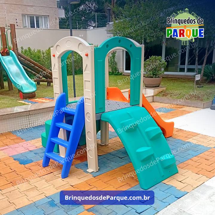 BP KIDS 0102 - Playground de Madeira Plástica - KLP 0102 - Brinquedos para Parquinhos - Escola, Creche, Condomínio, Playground Infantil - Brinquedos de Parque