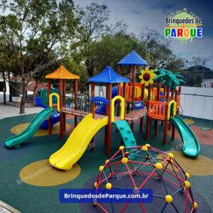 Parque 0702 - Playground Ecológico de Madeira Plástica - Brinquedos para Parquinhos - Playground Infantil - Brinquedos de Parque para Escolas, Condomínios, Praças, Construtoras, Clubes, Hotéis, Brinquedão para Brinquedoteca